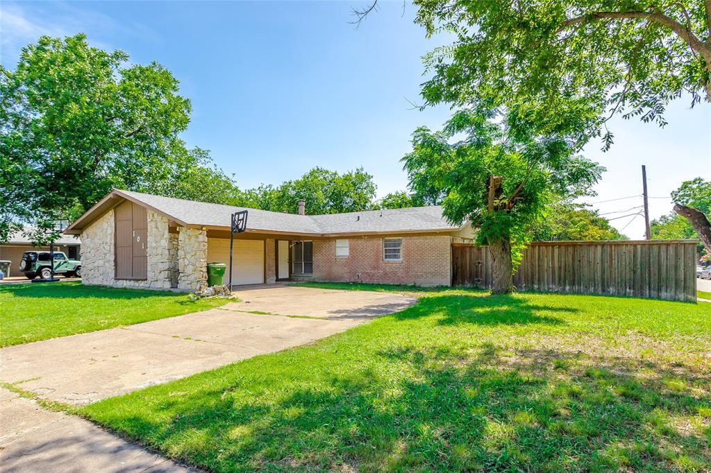 1018 Vegas Drive Property Photo 1