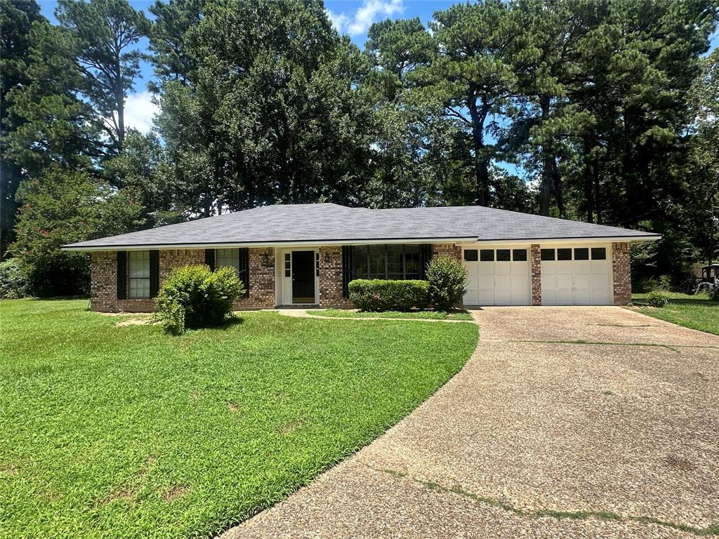 955 Roanoke Drive Property Photo 1