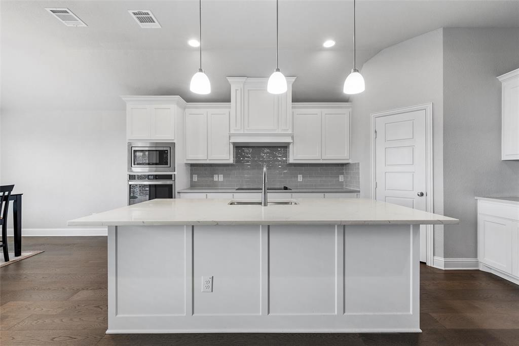 1904 Angelus Street Property Photo 6