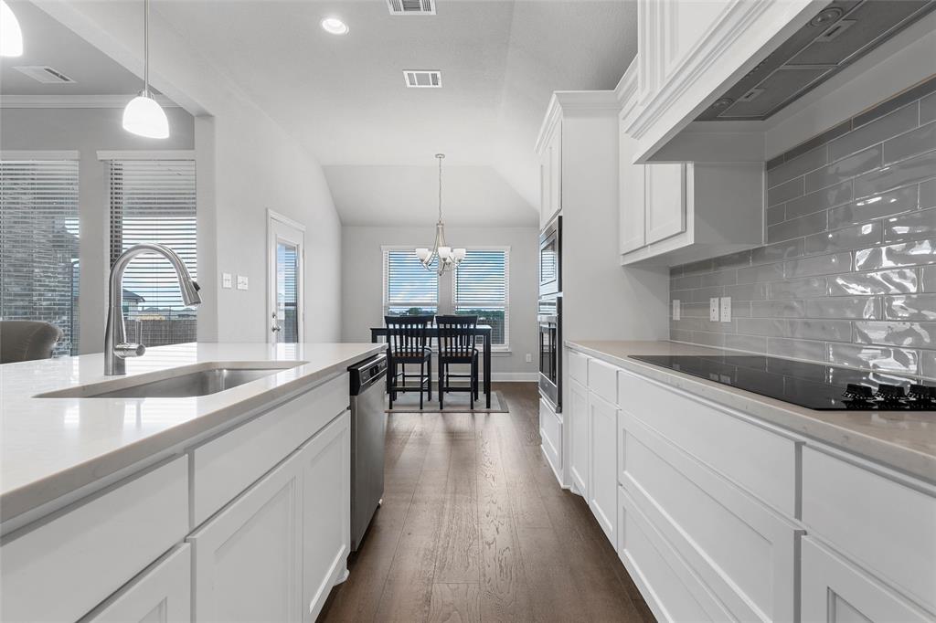 1904 Angelus Street Property Photo 8