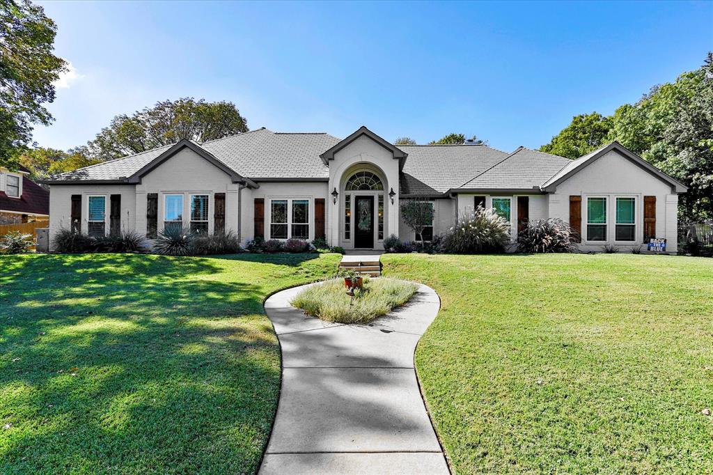8921 Crest Wood Drive Property Photo 1