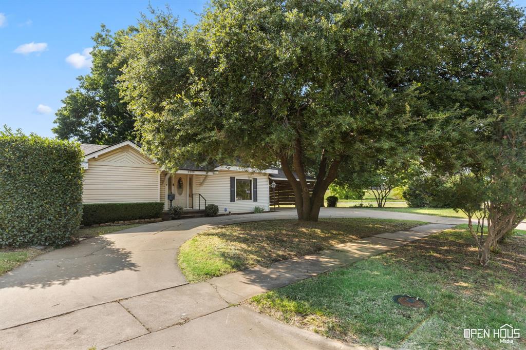 2200 Marshal Street Property Photo 1