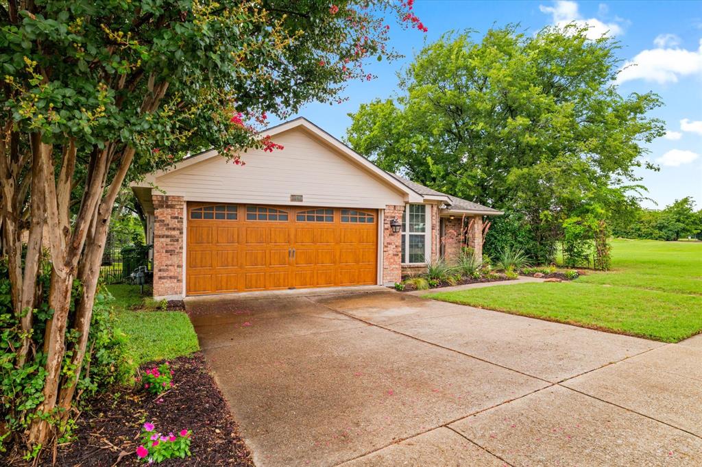2842 Big Oaks Drive Property Photo 1