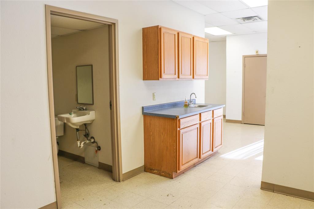 3910 Frisco Road Property Photo 4