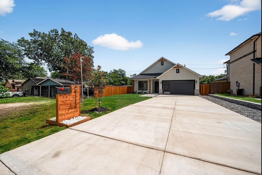 1117 Fort Worth Property Photo 1