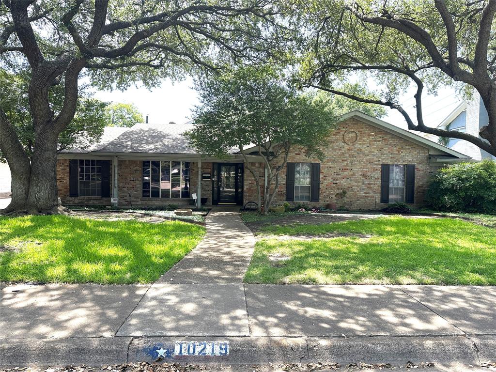 10219 Dale Crest Drive Property Photo 1