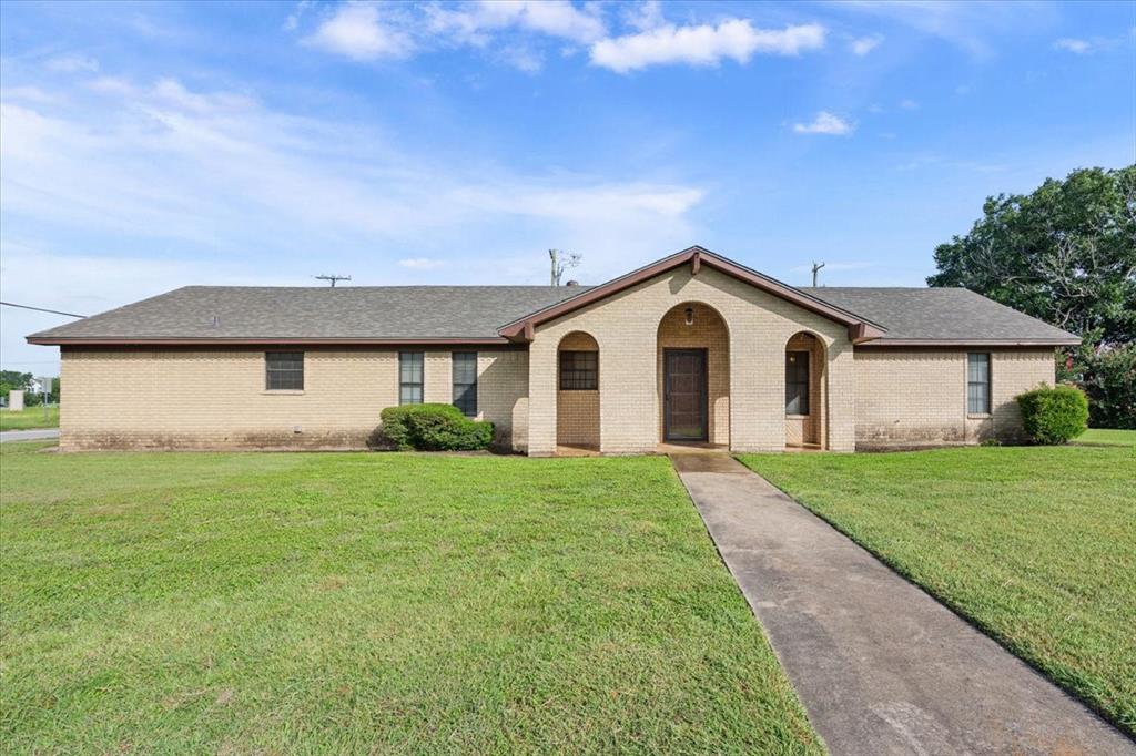 100 Thompson Circle Property Photo 1