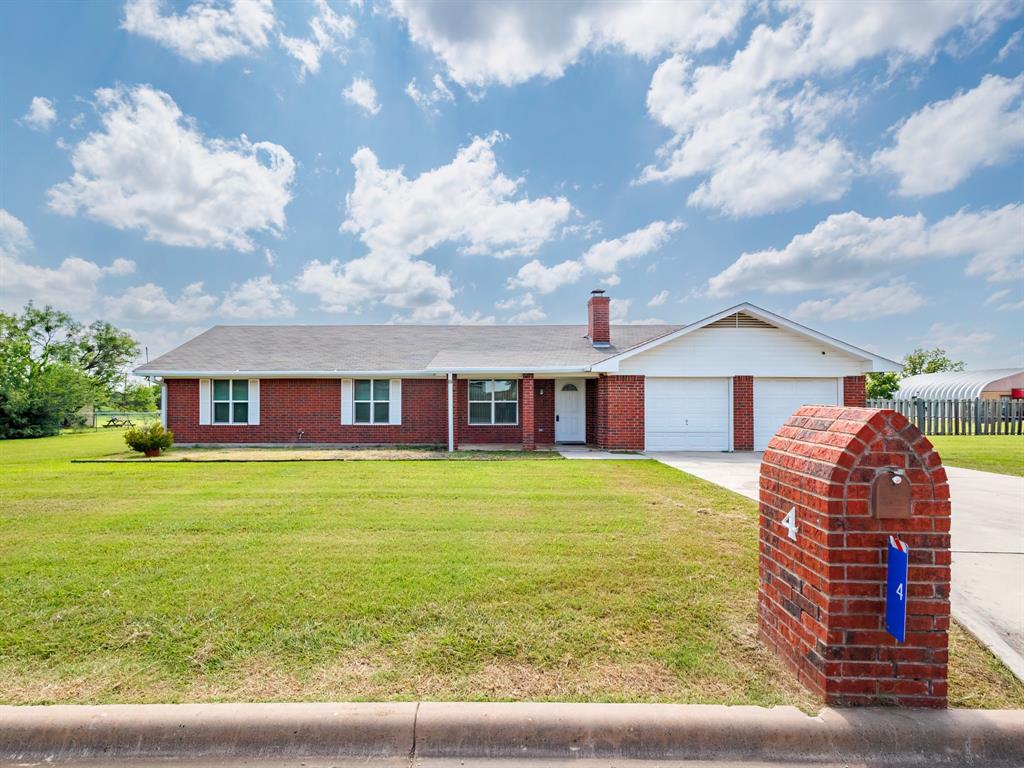 4 Mistletoe Lane Property Photo 1