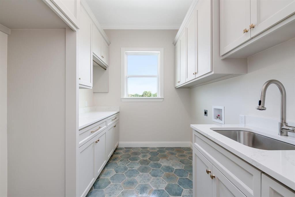 8005 Bee Cave Road Property Photo 25