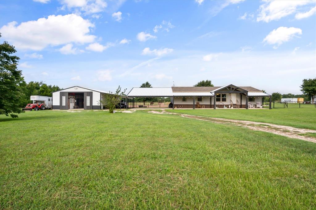 810 Se County Road 2260 Property Photo 1