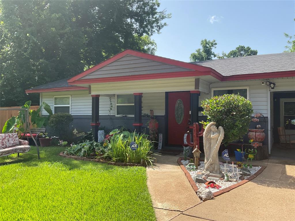 1710 San Saba Street Property Photo 1