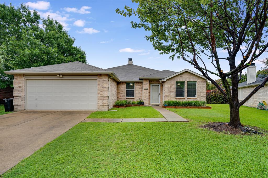 208 Blazing Star Trail Property Photo 1