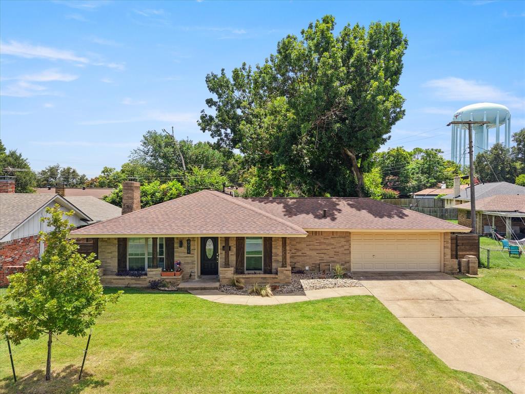 4904 Fall River Drive