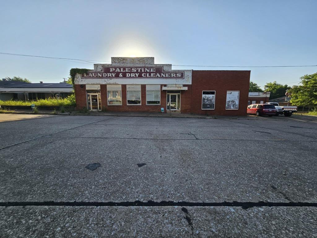 502 N Perry Street Property Photo 1