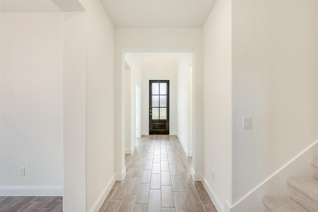 2413 Amelia Lane Property Photo 5