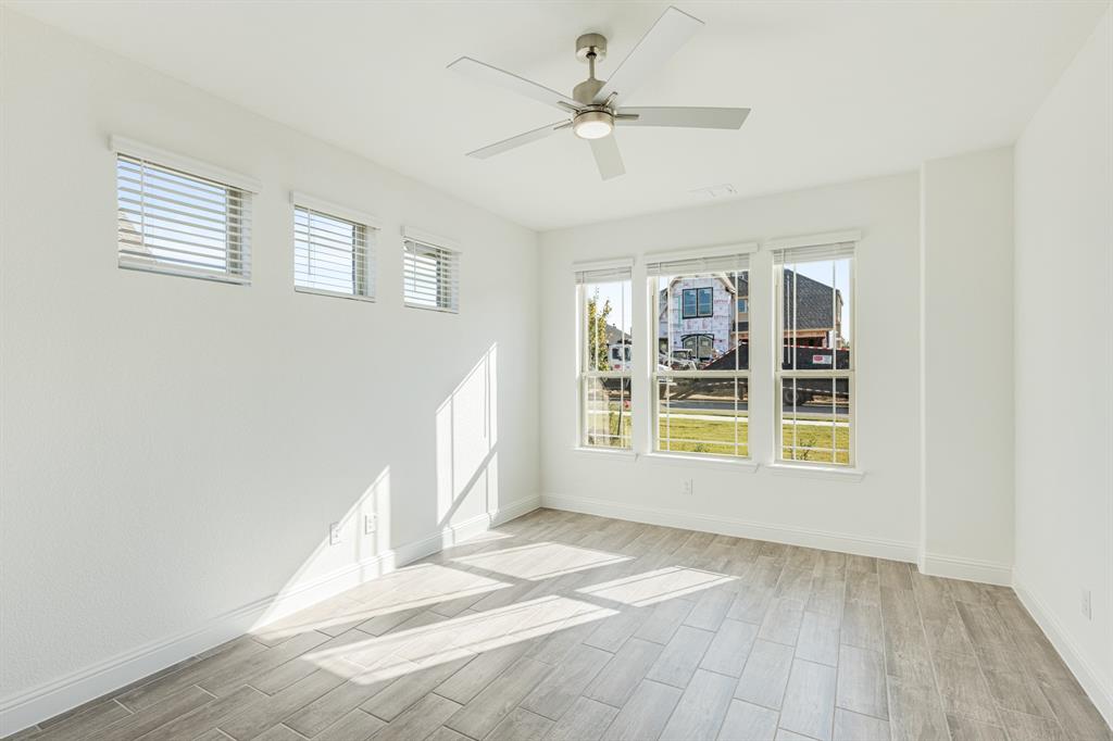 2413 Amelia Lane Property Photo 6