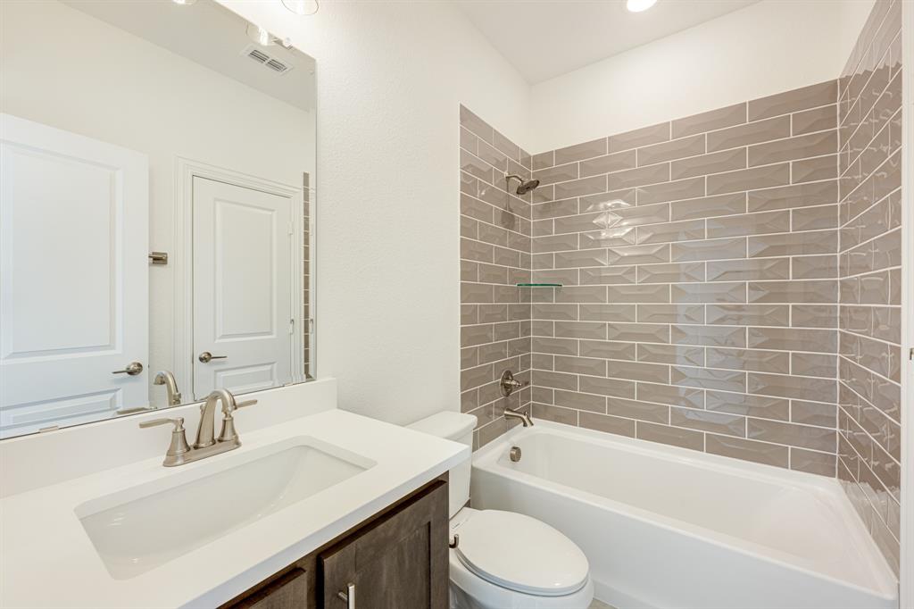 2413 Amelia Lane Property Photo 9