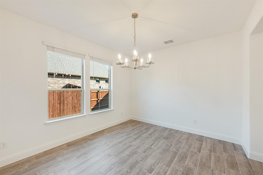 2413 Amelia Lane Property Photo 10