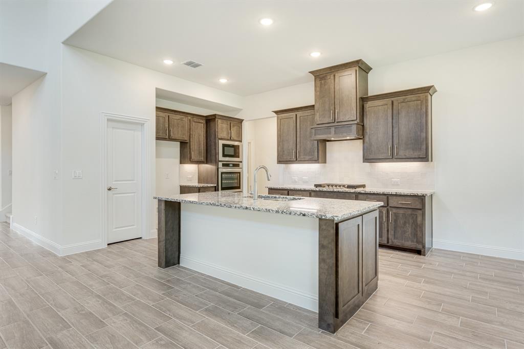 2413 Amelia Lane Property Photo 17