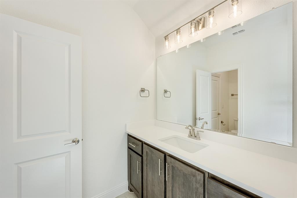 2413 Amelia Lane Property Photo 32