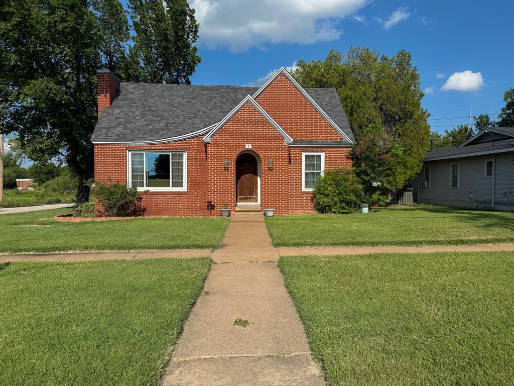 1 S Pecan Street Property Photo 1