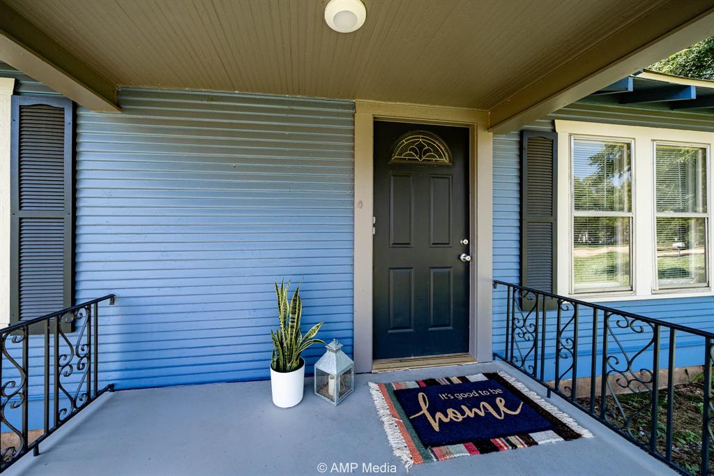 1210 E Wells Street Property Photo 1