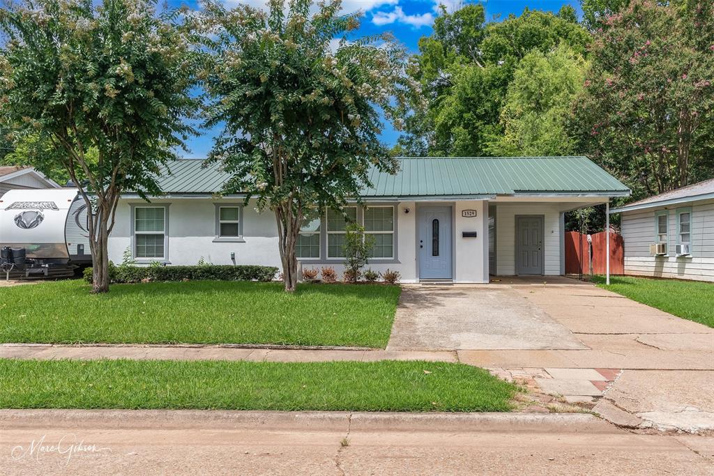 1529 Debra Street Property Photo 1