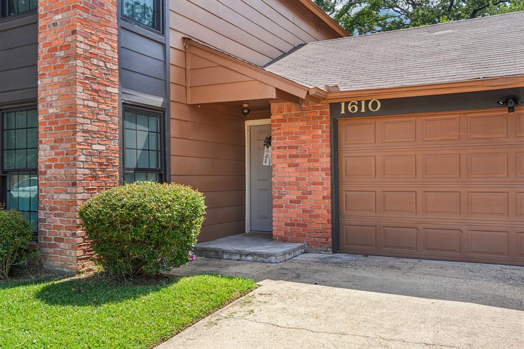 1610 Brentwood Drive Property Photo 1