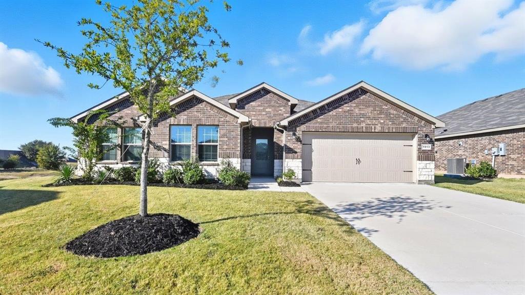 1913 Heritage Court Property Photo 1