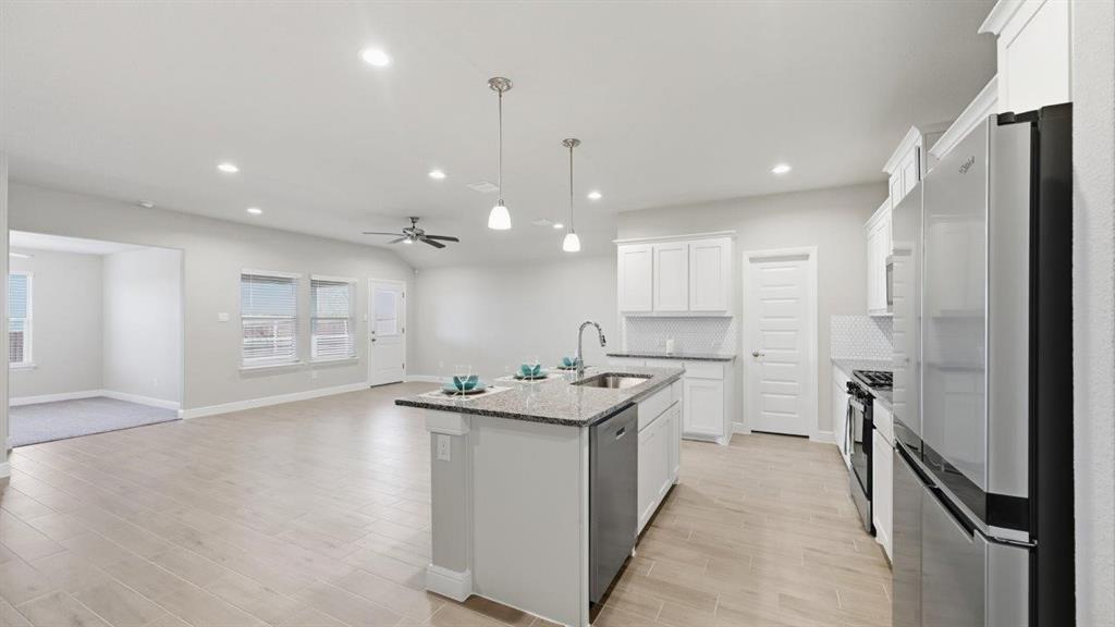 1913 Heritage Court Property Photo 3