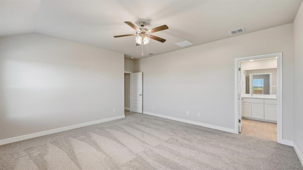 1913 Heritage Court Property Photo 7