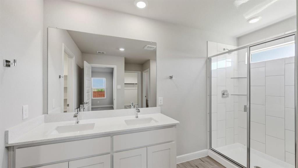 1913 Heritage Court Property Photo 8