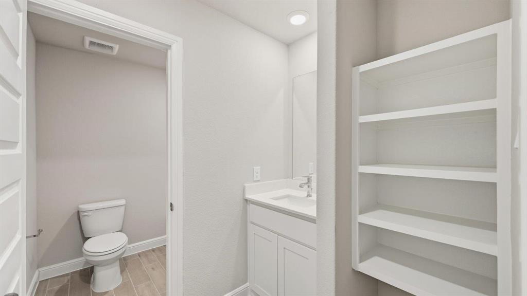 1913 Heritage Court Property Photo 13