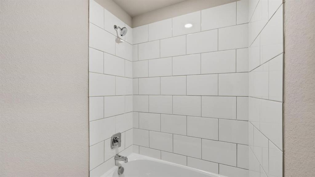 1913 Heritage Court Property Photo 14