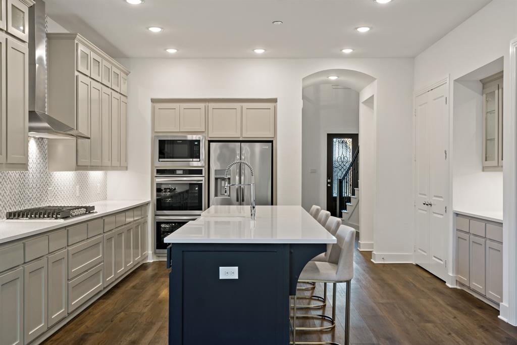 9525 Sunset Lane Property Photo 11