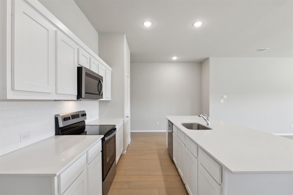 1941 Callington Way Property Photo 5