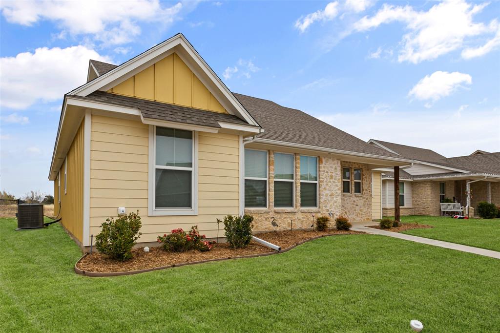 113 King Arthur Ct