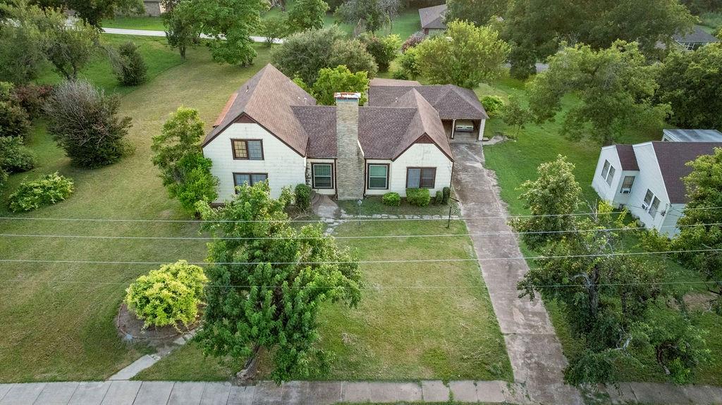 701 5th Street Property Photo 2