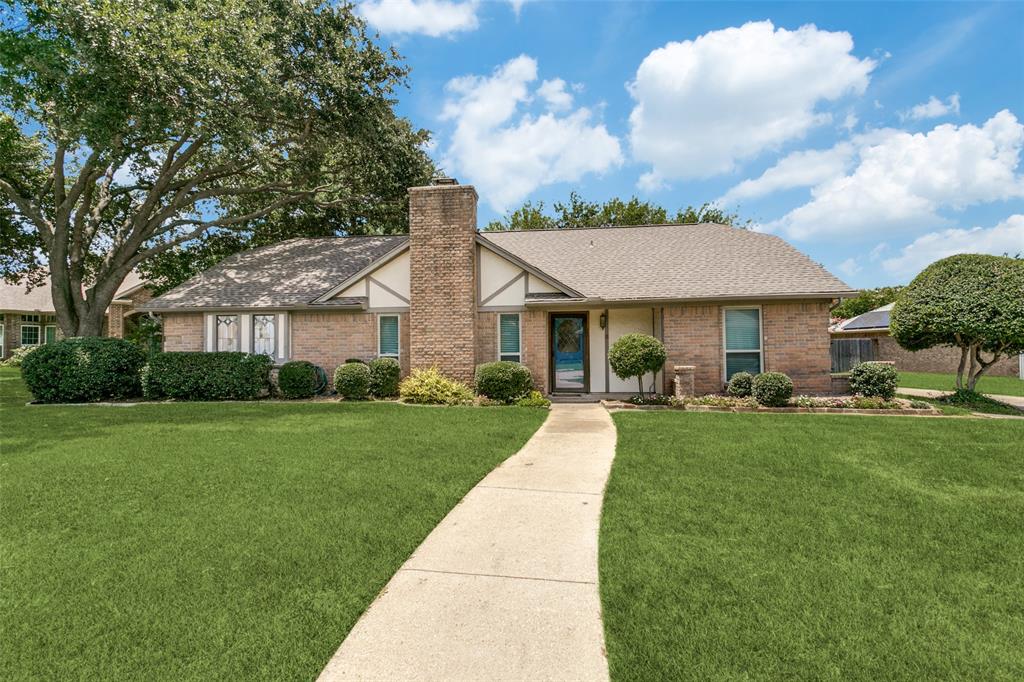 8 Winding Creek Court Property Photo 1