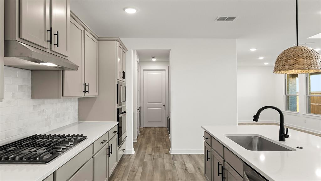 8752 Treeline Property Photo 7