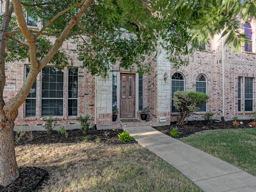 13580 Valencia Drive Property Photo 4