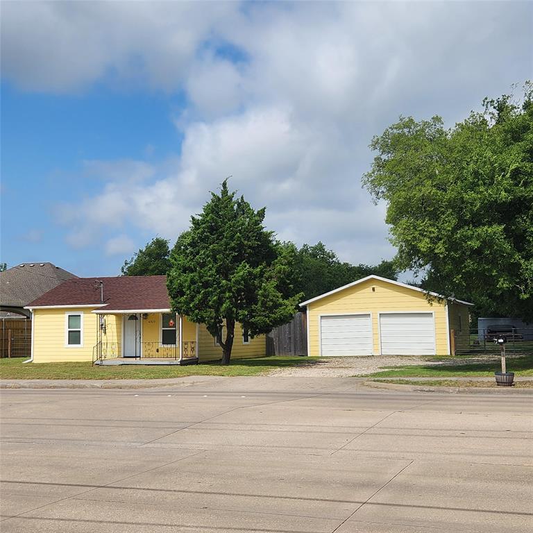 6925 Dewitt Road Property Photo 1