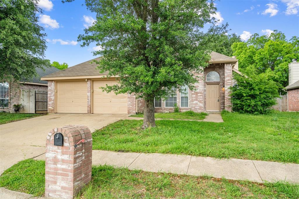 237 W Willow Creek Drive Property Photo 1