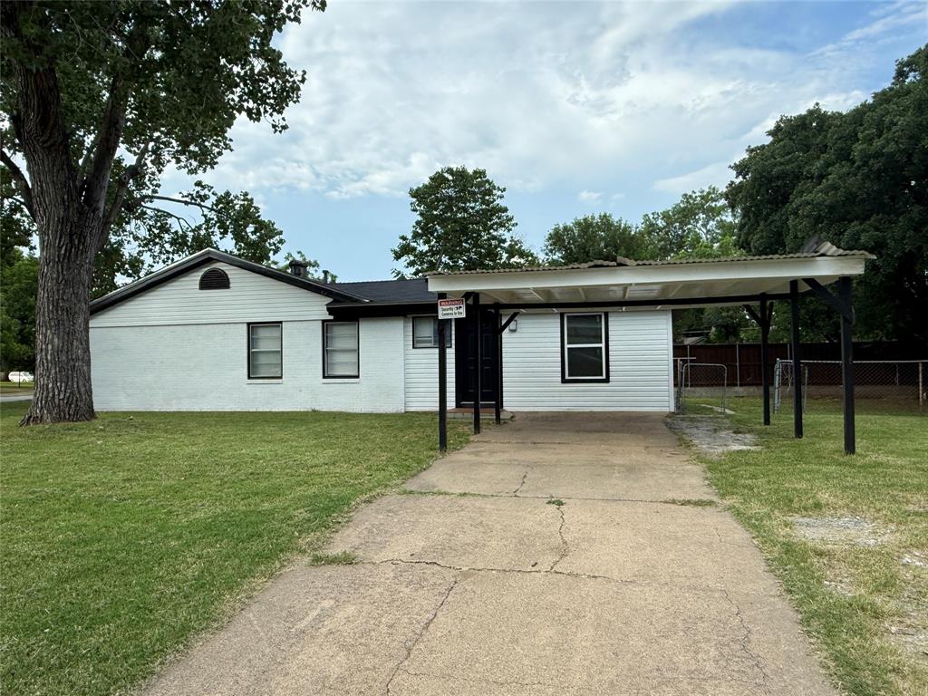 2138 Cambridge Drive Property Photo 1