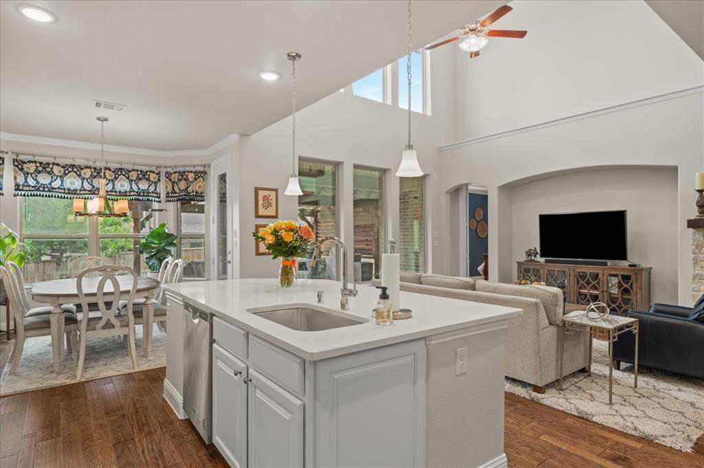 8242 Horsetail Court Property Photo 11