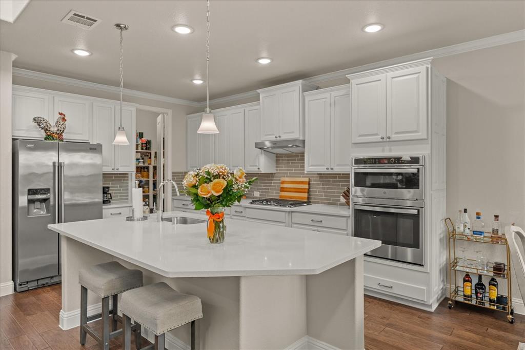 8242 Horsetail Court Property Photo 12