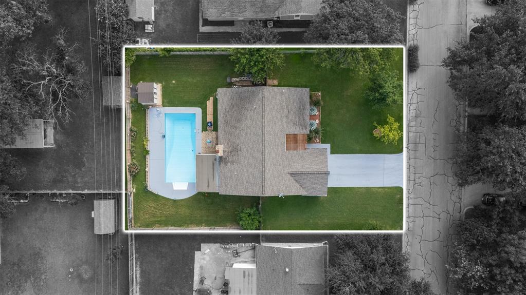 1302 Hemphill Drive Property Photo 1