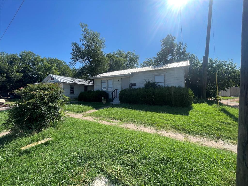 605 Van Buren Street