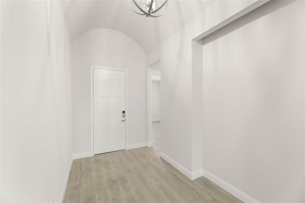 1019 Moss Grove Trail Property Photo 7