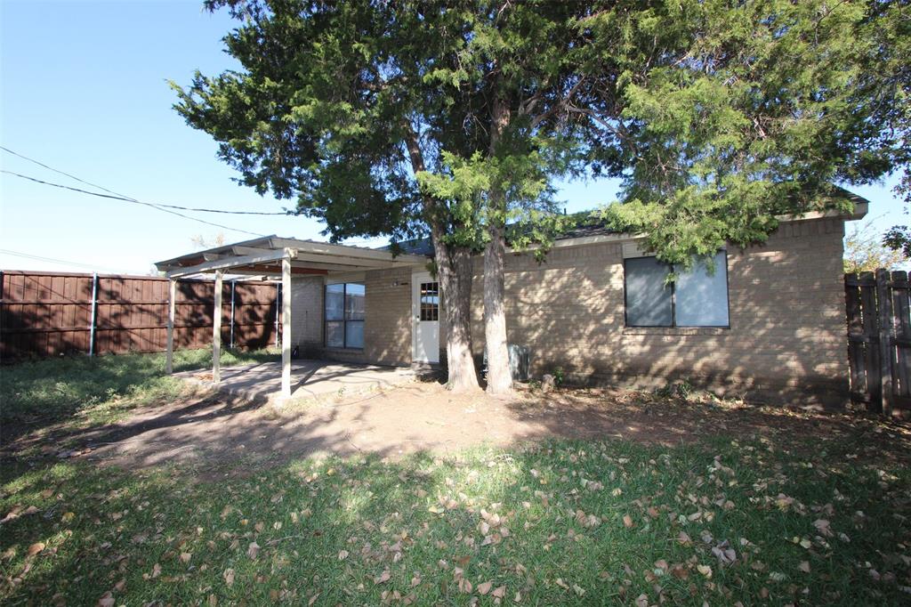 110 W Way Drive Property Photo 1